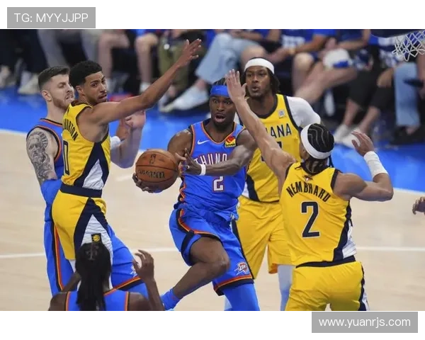 雷霆众将启程前往球馆亚历山大低调亮相展现独特时尚品味